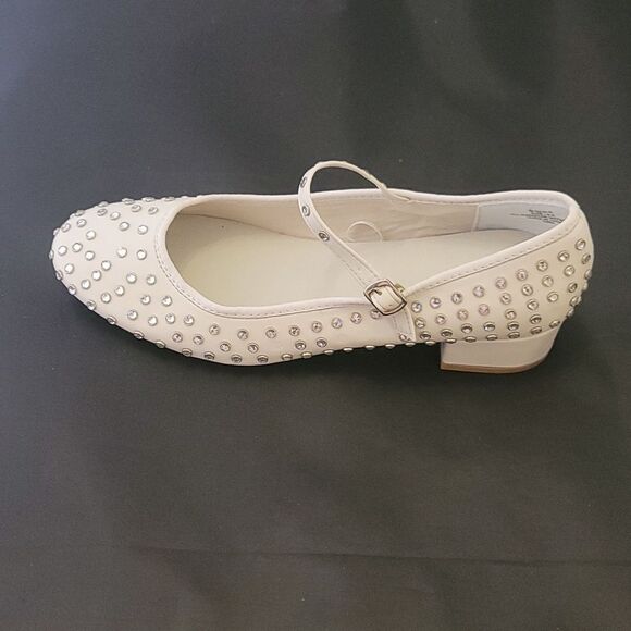 BRAND NEW MADDEN GIRL MARY JANE STYLE STUDDED LOW BLOCK HEEL SHOE - Picture 1 of 16